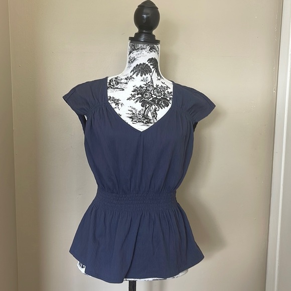 5/$15 Old navy top M - Picture 1 of 6